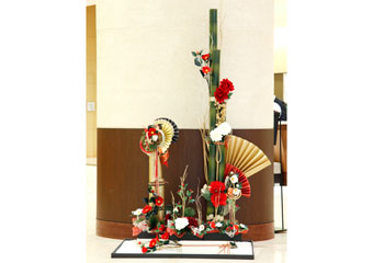 アロマやセラピーグッズが満載の店内ディスプレイ